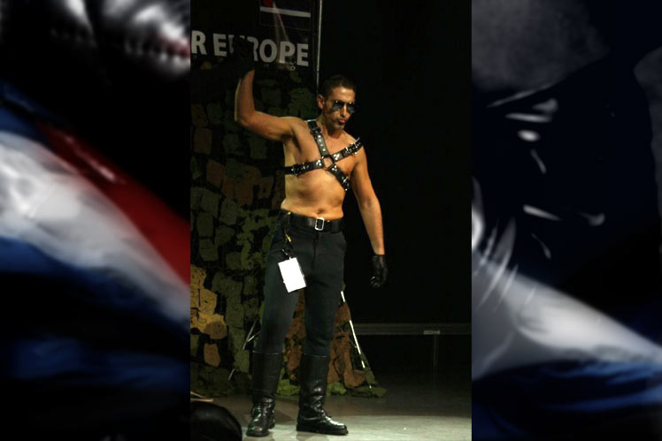 MR. LEATHER EUROPE 2008 - Momento della performance [Universal Hall - Berlin - 18 ottobre 2008]